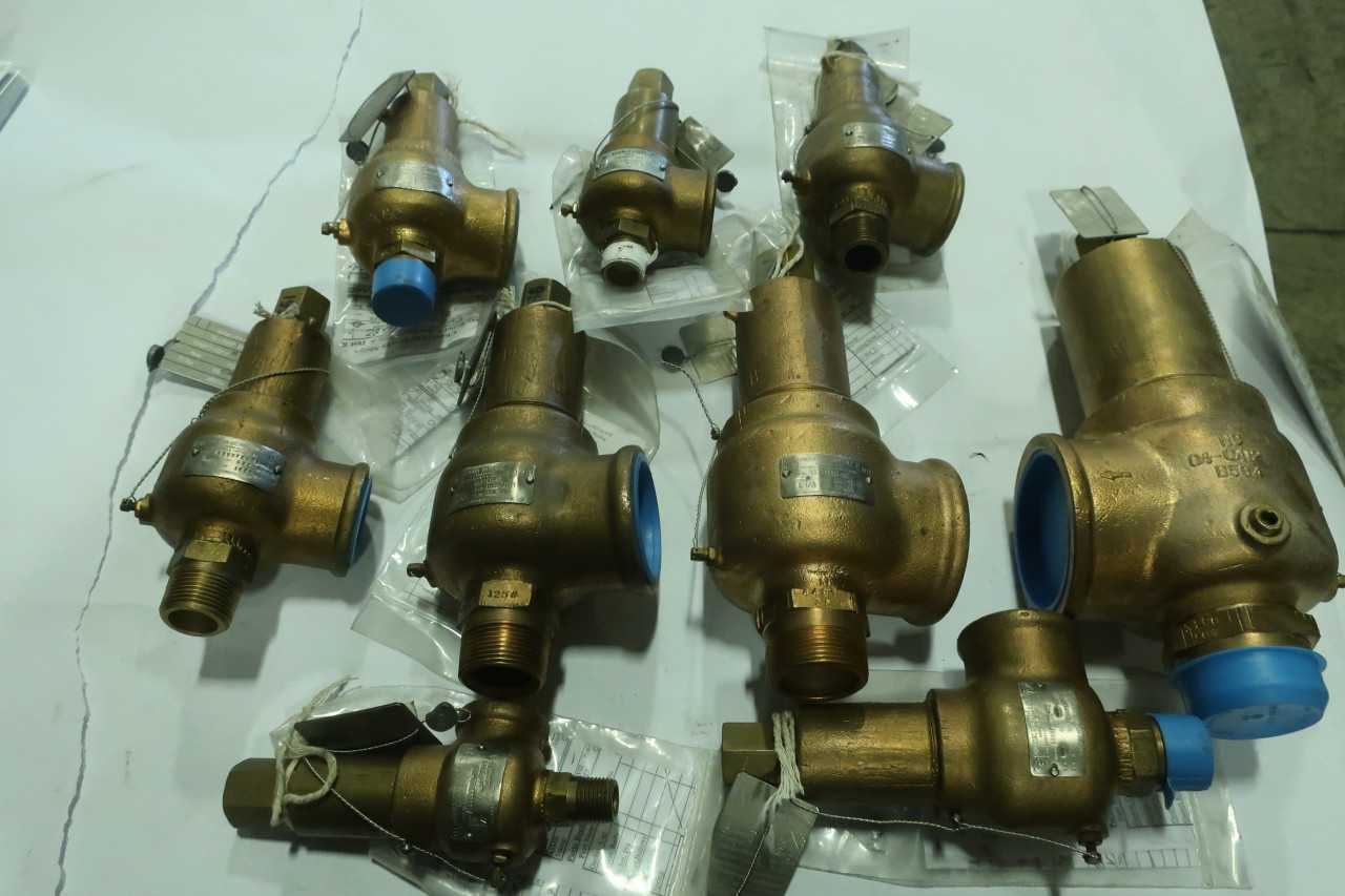 LOT OF ASSORTED RELIEF VALVES DRESSER ANDERSON KUNKLE - RELIEF VALVE