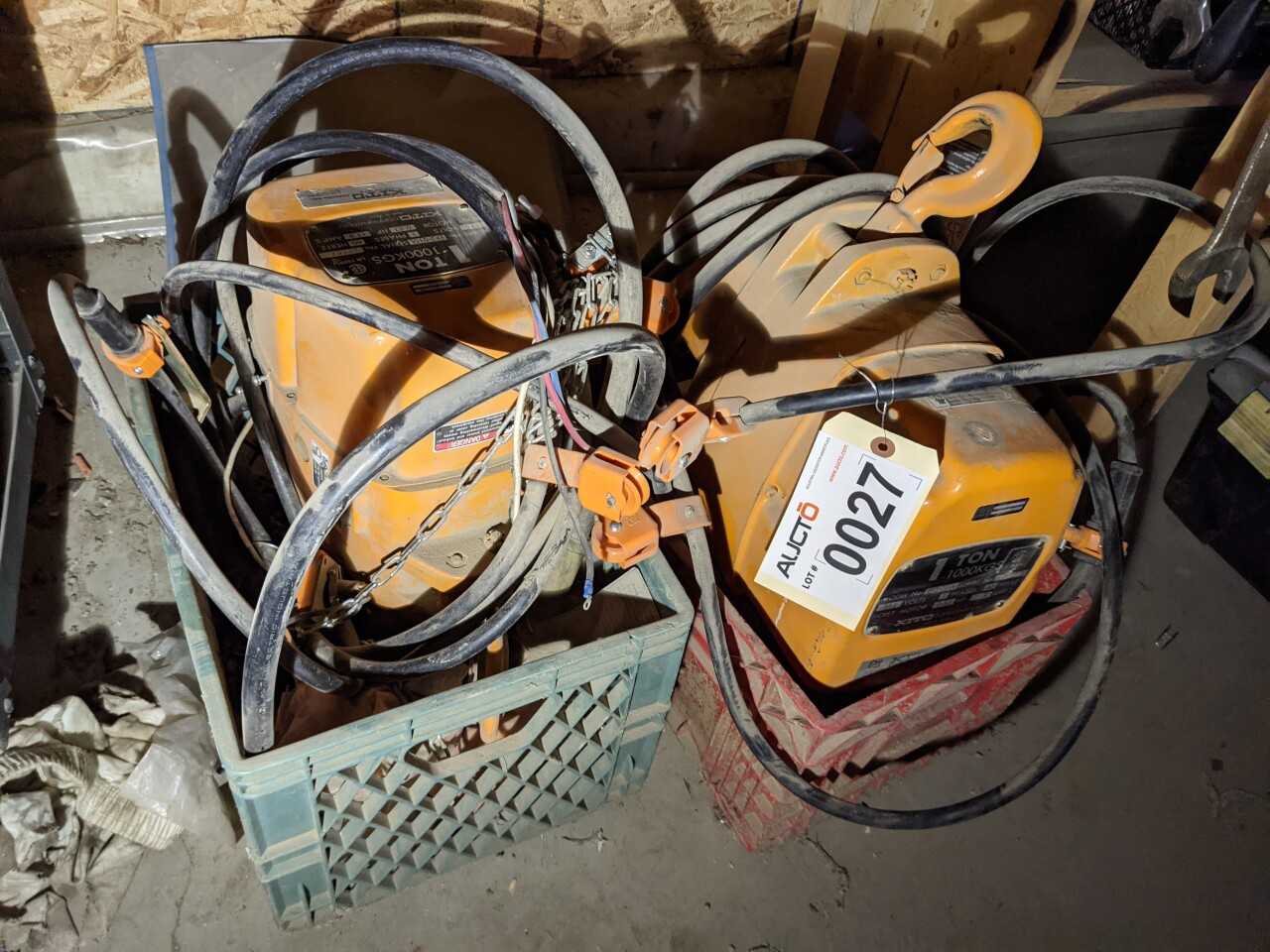 Lot of 2 chain hoist 1 Ton capacity - LIFTING EQUIPMENT