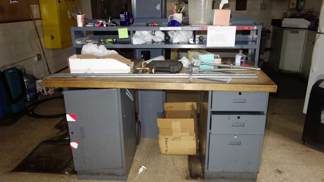 DESK WITH CONTENTS - MATERIAL HANDLING