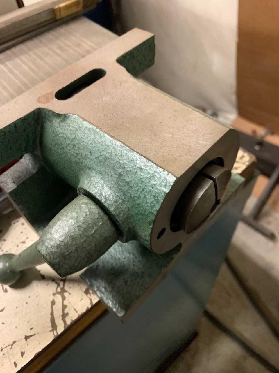 R8 Collet Vise - ELECTRIC POWER TOOLS