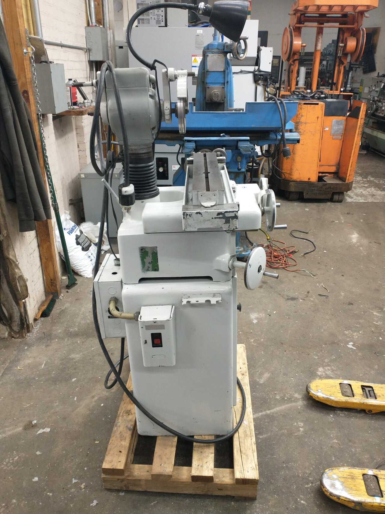 K.O Lee Tool Grinder B300 - GRINDING MACHINES