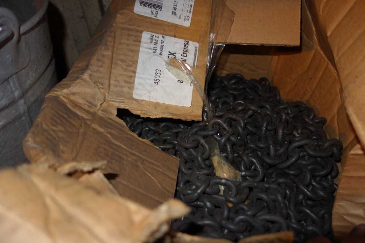 CONTENTS OF SHELVING, RIGGING CHAINS & HOOKS - SHELVING