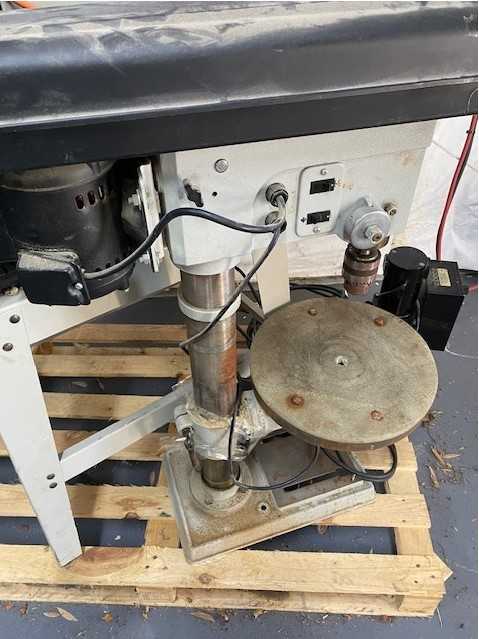 Manhattan Model #951220 1/2 HP Heavy Duty Drill Press - UPRIGHT DRILL PRESSES