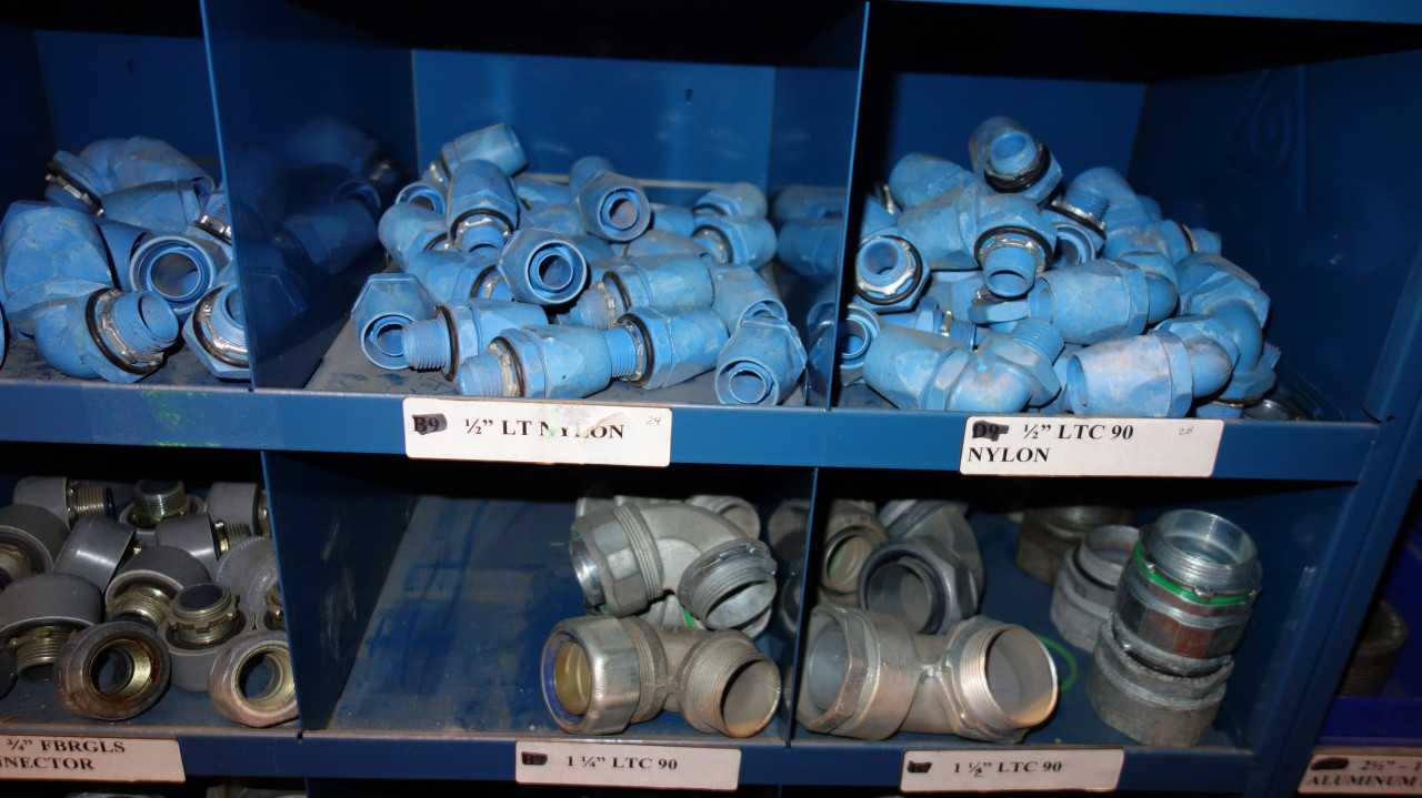 CONTENTS OF 4X STACKED PIGEON HOLE CABINET, ASSORTED ELECTRICAL CABLE CONNECTORS - ELECTRICAL COMPONENTS