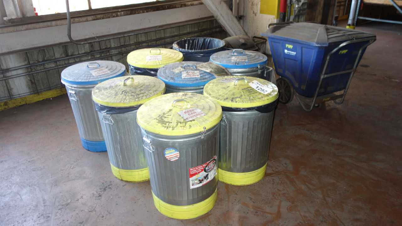 LOT OF 10 TRASH BINS - ELECTRIC POWER TOOLS
