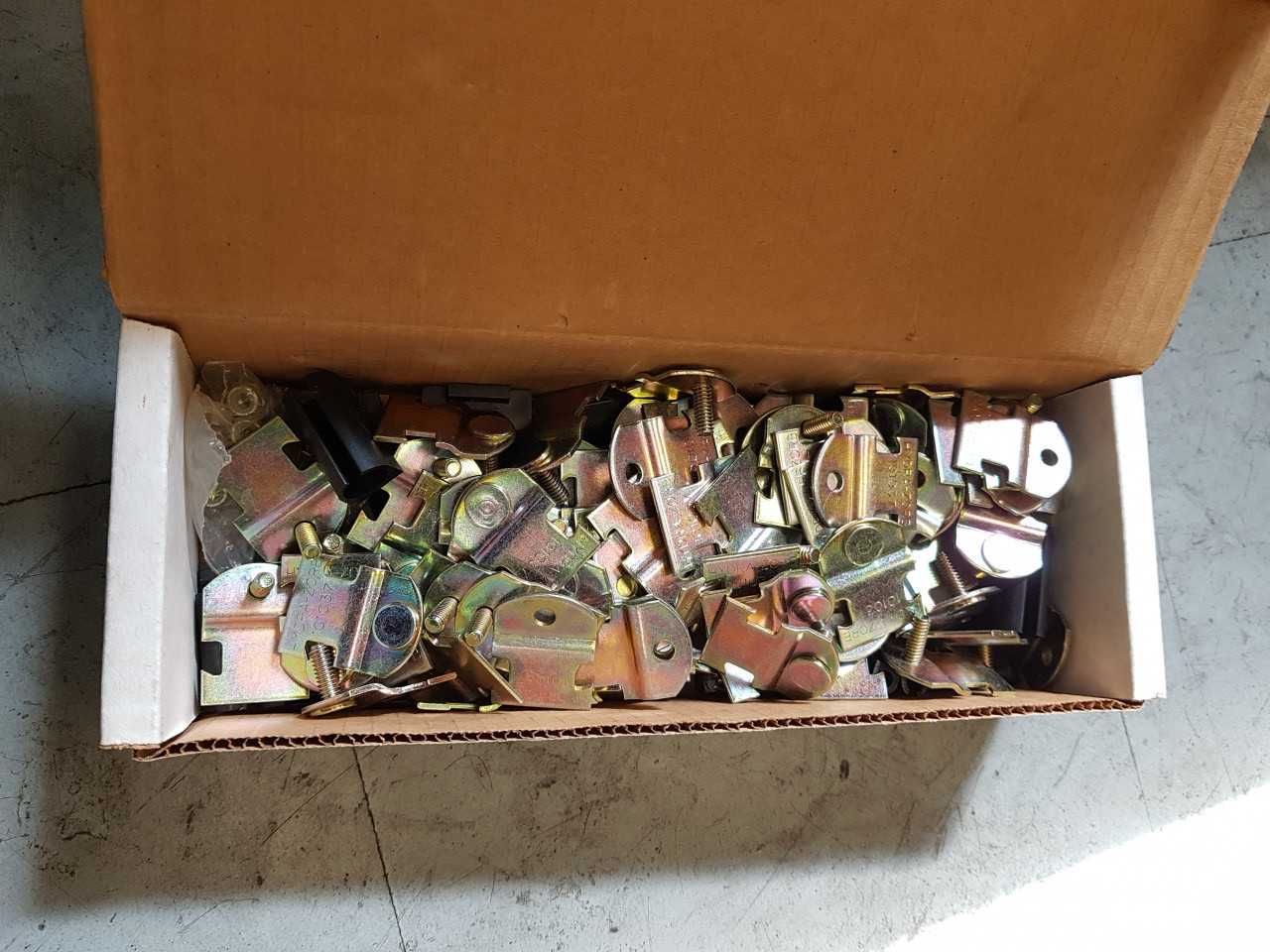 Lot of 10 Hydra Zorb Unistrut clamp - INDUSTRIAL PARTS