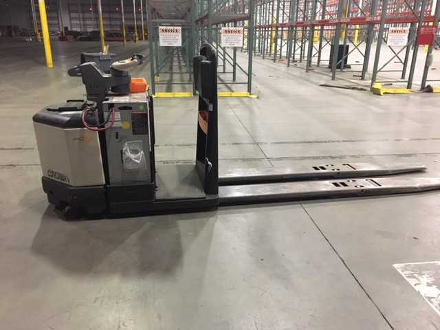 2012 CROWN PC4500-80 CENTER RIDER PALLET JACK, SUWANEE, GA - MATERIAL HANDLING