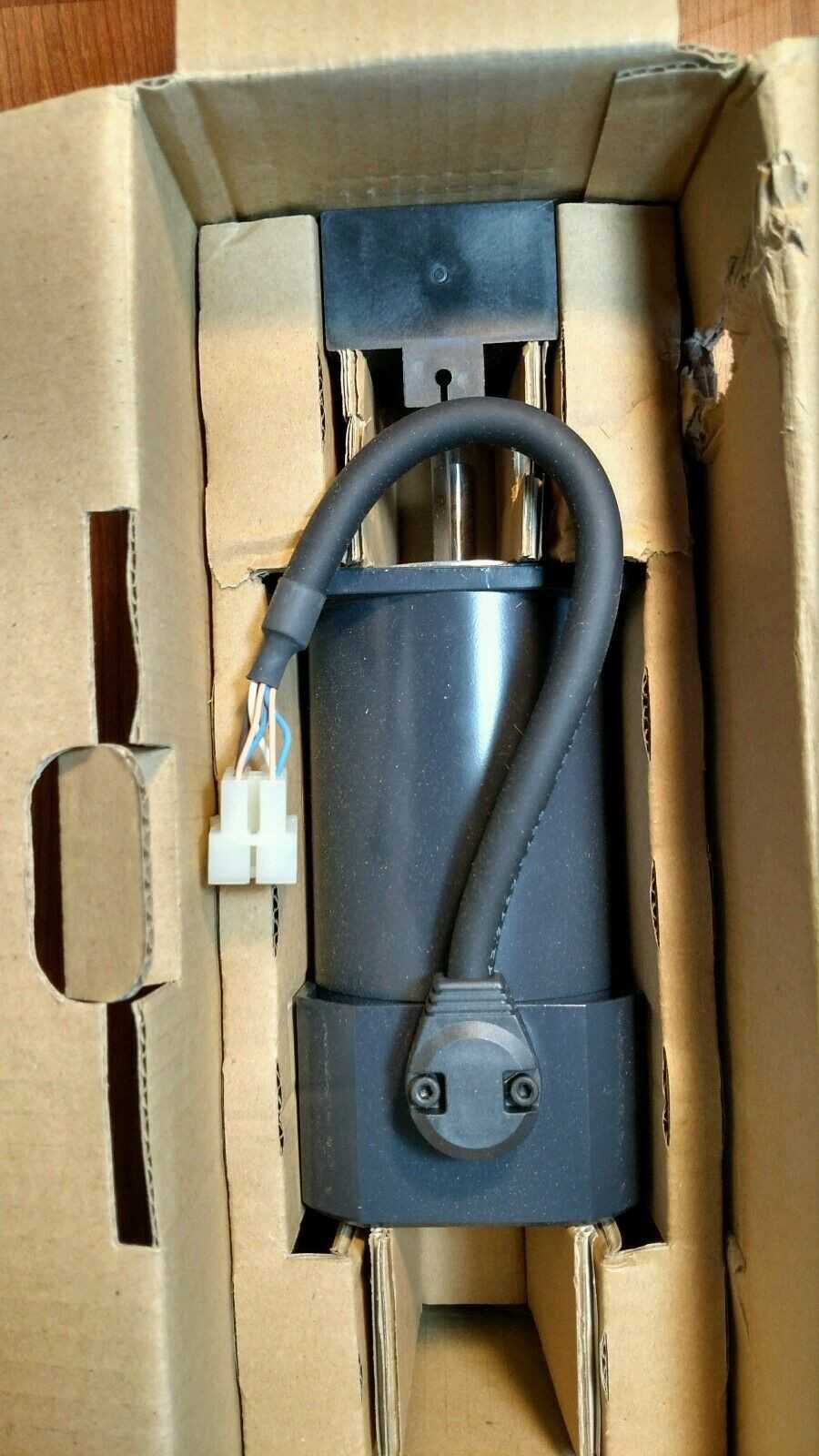 Lot of 2 ORIENTAL MOTOR USM590-011WJ DRIVE SPEED CONTROLLER MOTORS - New Open Box Item - ELECTRIC MOTORS