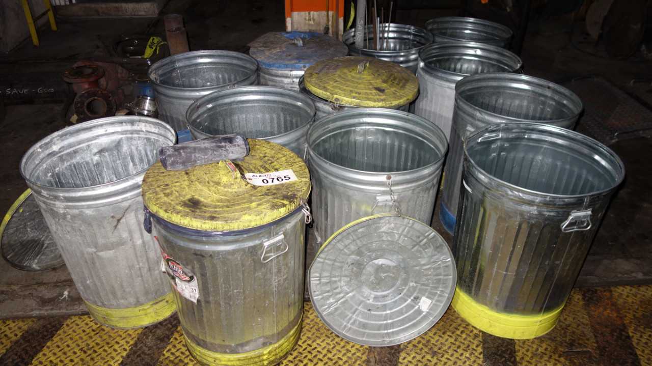 LOT OF 12 30GAL TRASH CANS WITH CONTENTS - WASTE BINS
