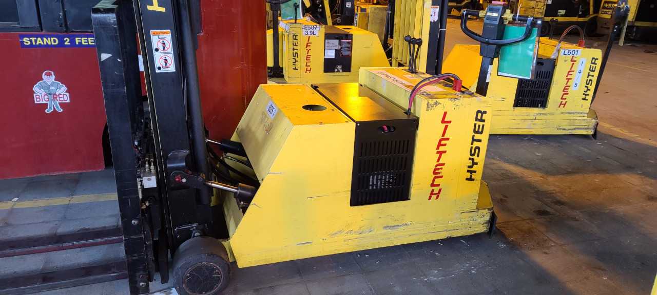 Hyster W40XTC Walkie Stacker - FORKLIFTS
