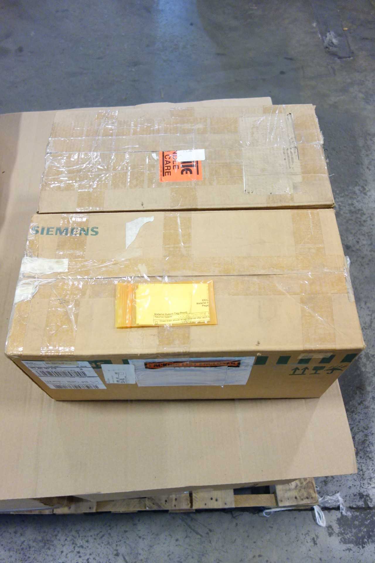 LOT OF 2 SIEMENS VACU-BREAK SWITCH POWER DISTRIBUTION PANELBOARD - ELECTRICAL COMPONENTS