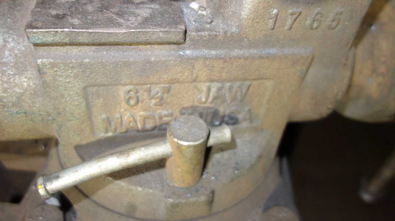 ACORN PLATEN WELDING WORK TABLE WITH VISE CONTENTS - MISCELLANEOUS