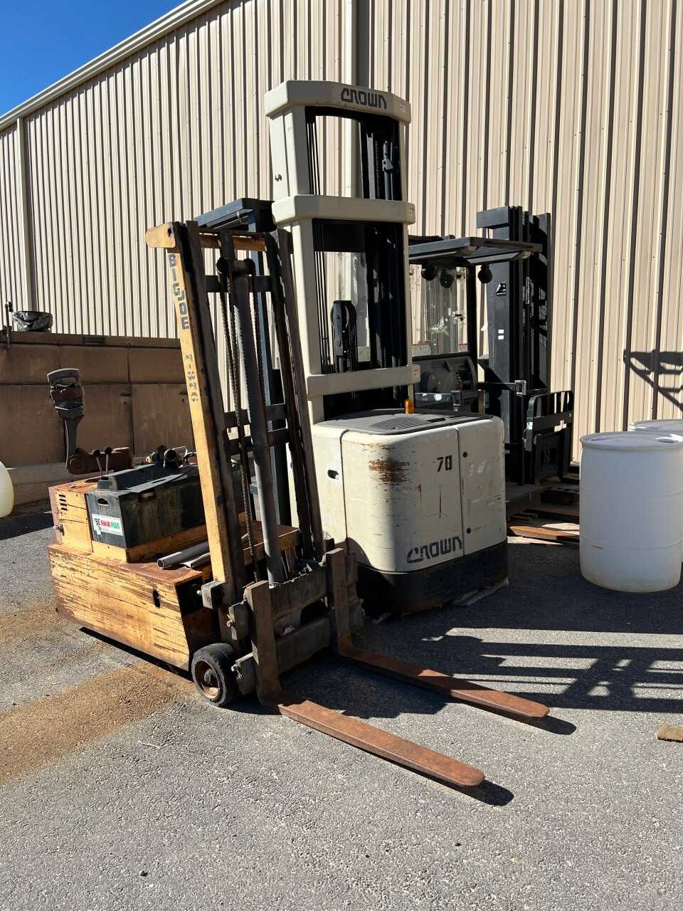 4X ASSORTED LIFT TRUCKS FOR PARTS (NEW MEXICO) - FORKLIFTS