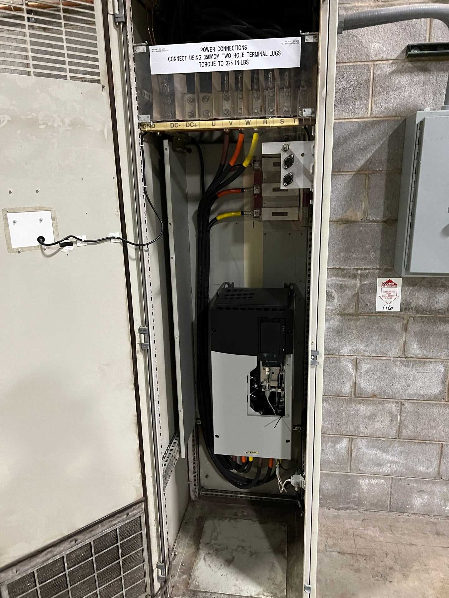 ALLEN BRADLEY POWERFLEX 753 200HP VFD - MOTOR DRIVES