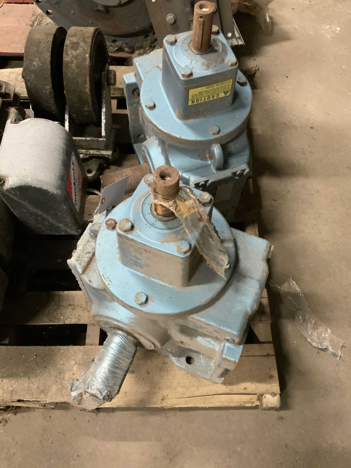 QTY 2- SEW-EURODRIVE S87AD4 GEAR REDUCER - GEAR REDUCERS