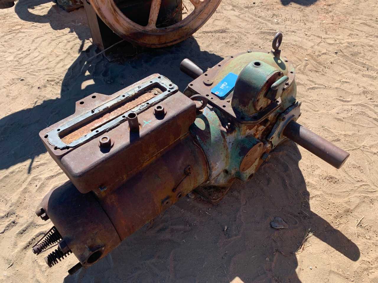 Pumpjack Engine gearbox - PALLET JACKS