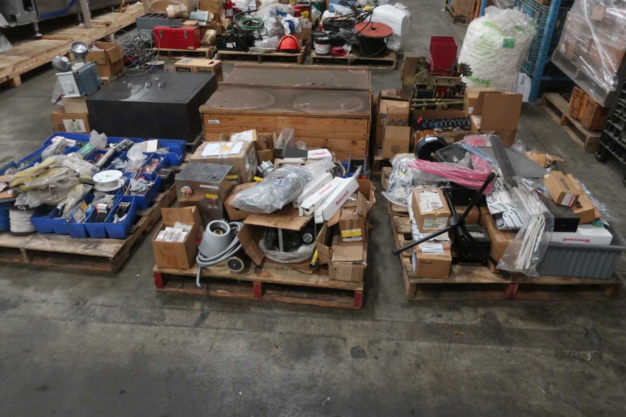 4 PALLETS OF ASSORTED PUMPS AND PUMP PARTS SUBMERSIBLE PUMPS CASINGS SEALS IMPELLARS - PUMPS