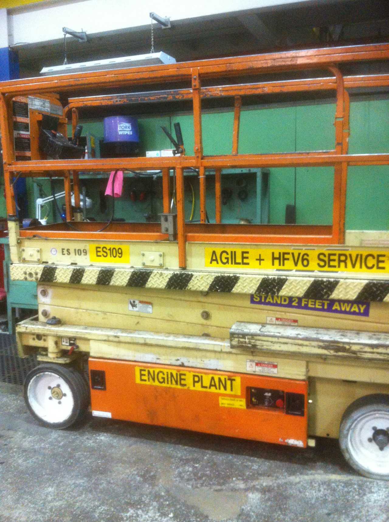 Scissor Lift - MATERIAL HANDLING