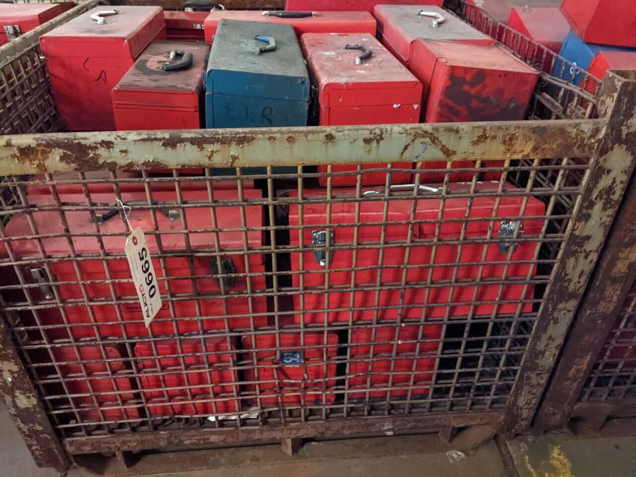 CRATE OF ASSORTED TOOLBOXES WITH CONTENTS, ASSORTED TOOLS, FITTINGS (SOME EMPTY) - HAND TOOLS