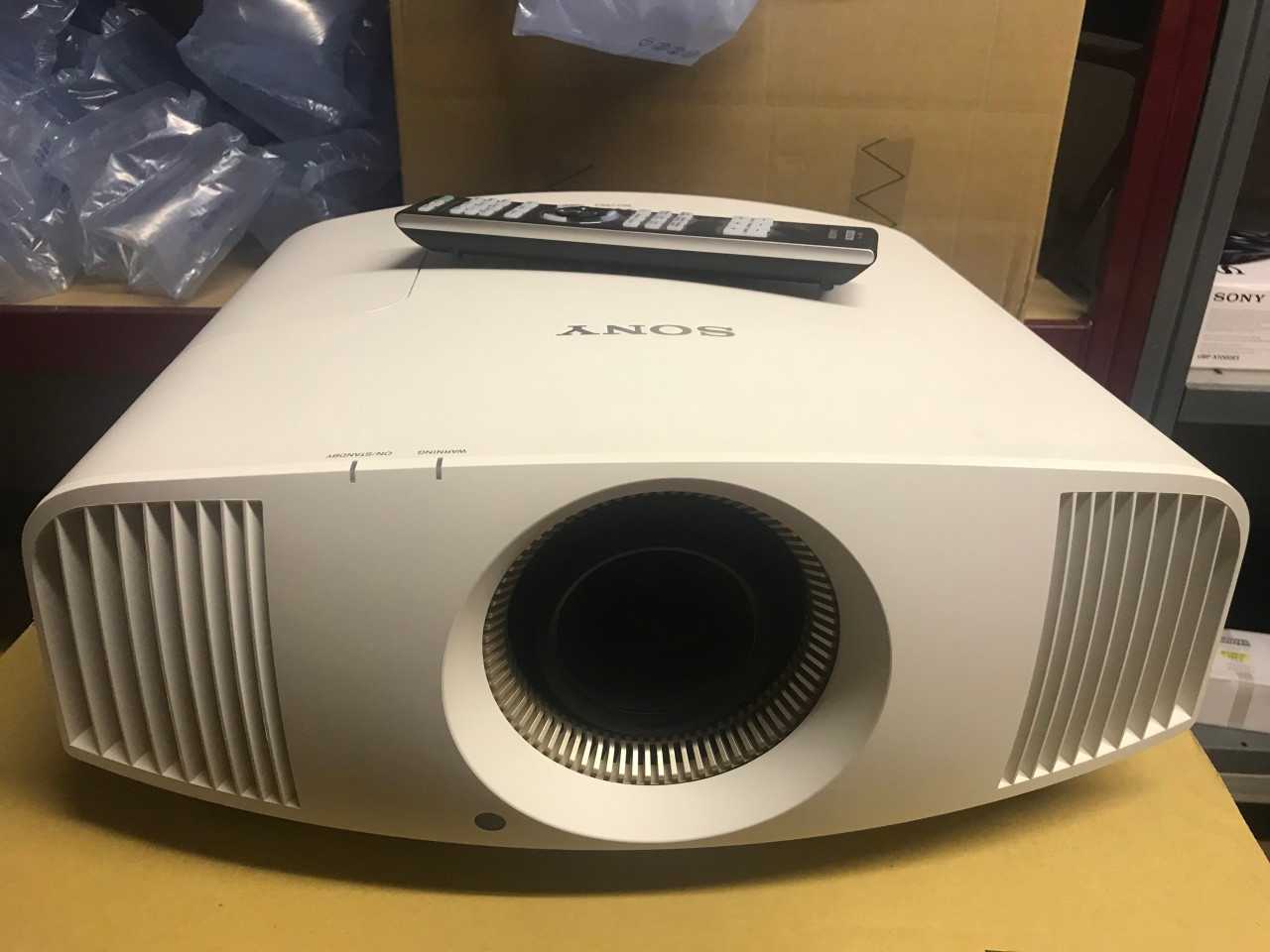 Sony VPL-VW520 Projector - Demo Stock - MISCELLANEOUS