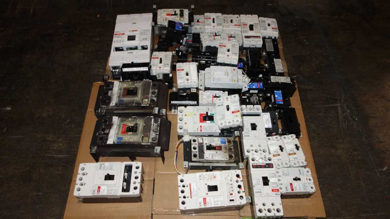 1 PALLET OF EATON CUTLER HAMMER CIRCUIT BREAKERS - CIRCUIT BREAKERS