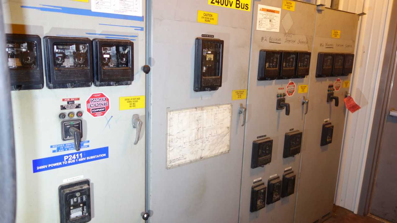 4X SECTIONS OF ALLIS CHALMERS SWITCHGEAR PANELS - AUTOMATION & CONTROLS