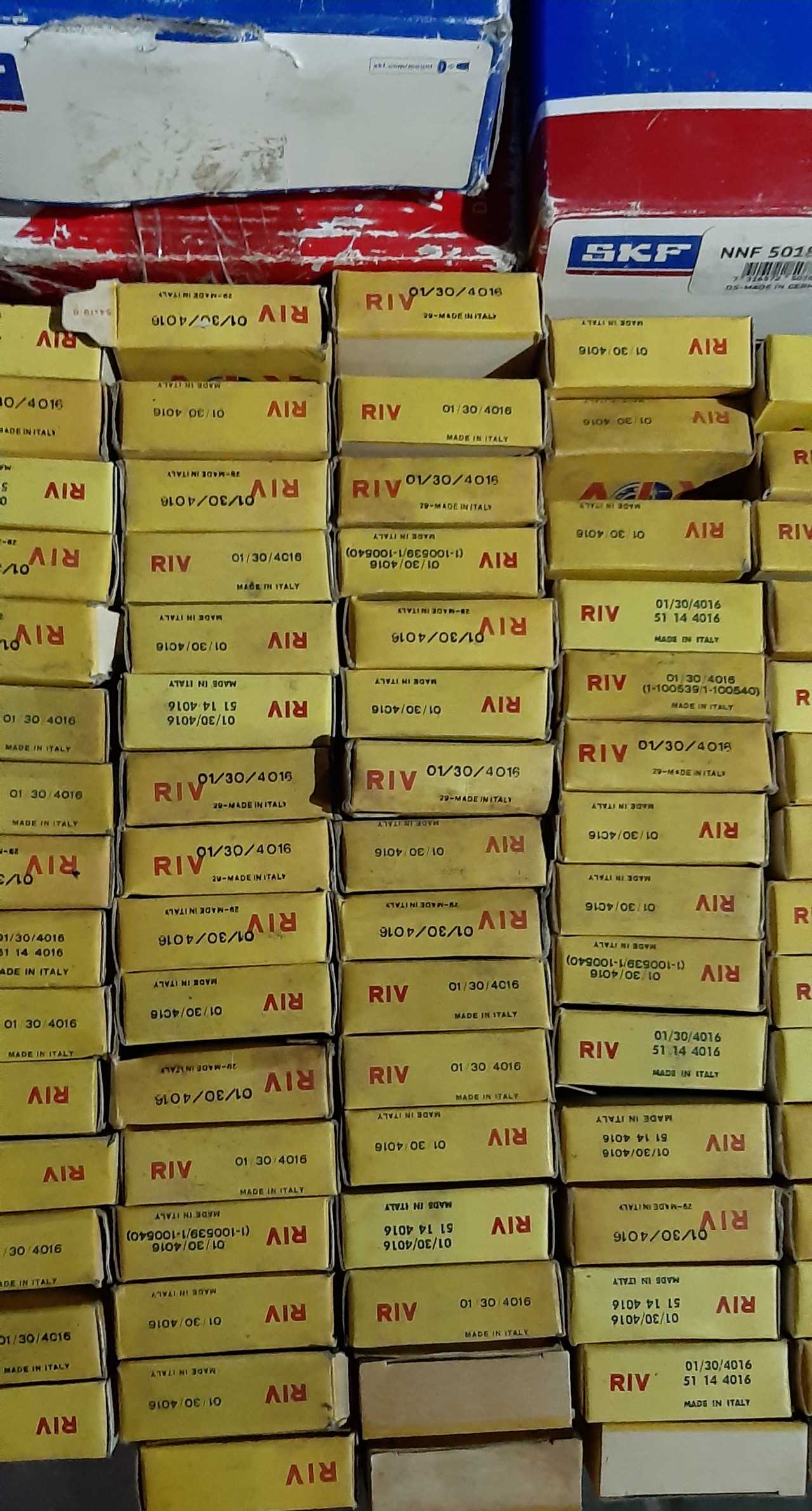1 pallet of assorted bearings - BEARINGS