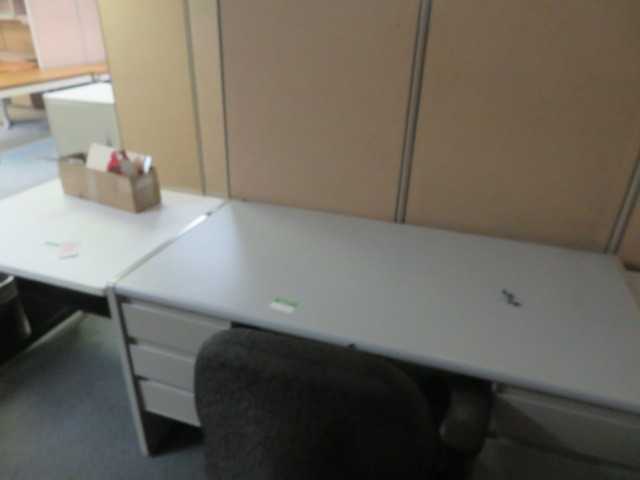 Office Furniture and Panels, Lot - MISCELLANEOUS