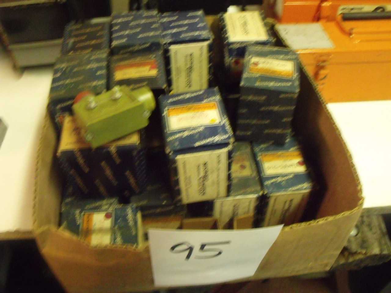 21 NOS Micro switch Limit Switches - ELECTRICAL COMPONENTS