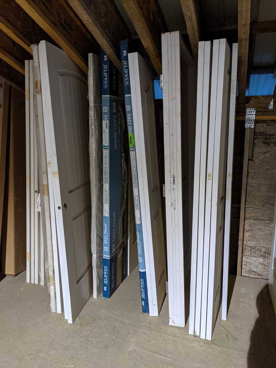 Lot of doors - Matching Set - MATERIAL HANDLING