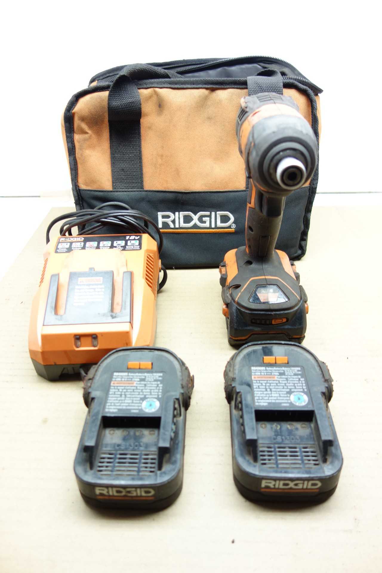 RIDGID 18V CORDLESS DRILL WITH BATTERY CHARGER,BATTERIES AND BAG - ELECTRIC POWER TOOLS