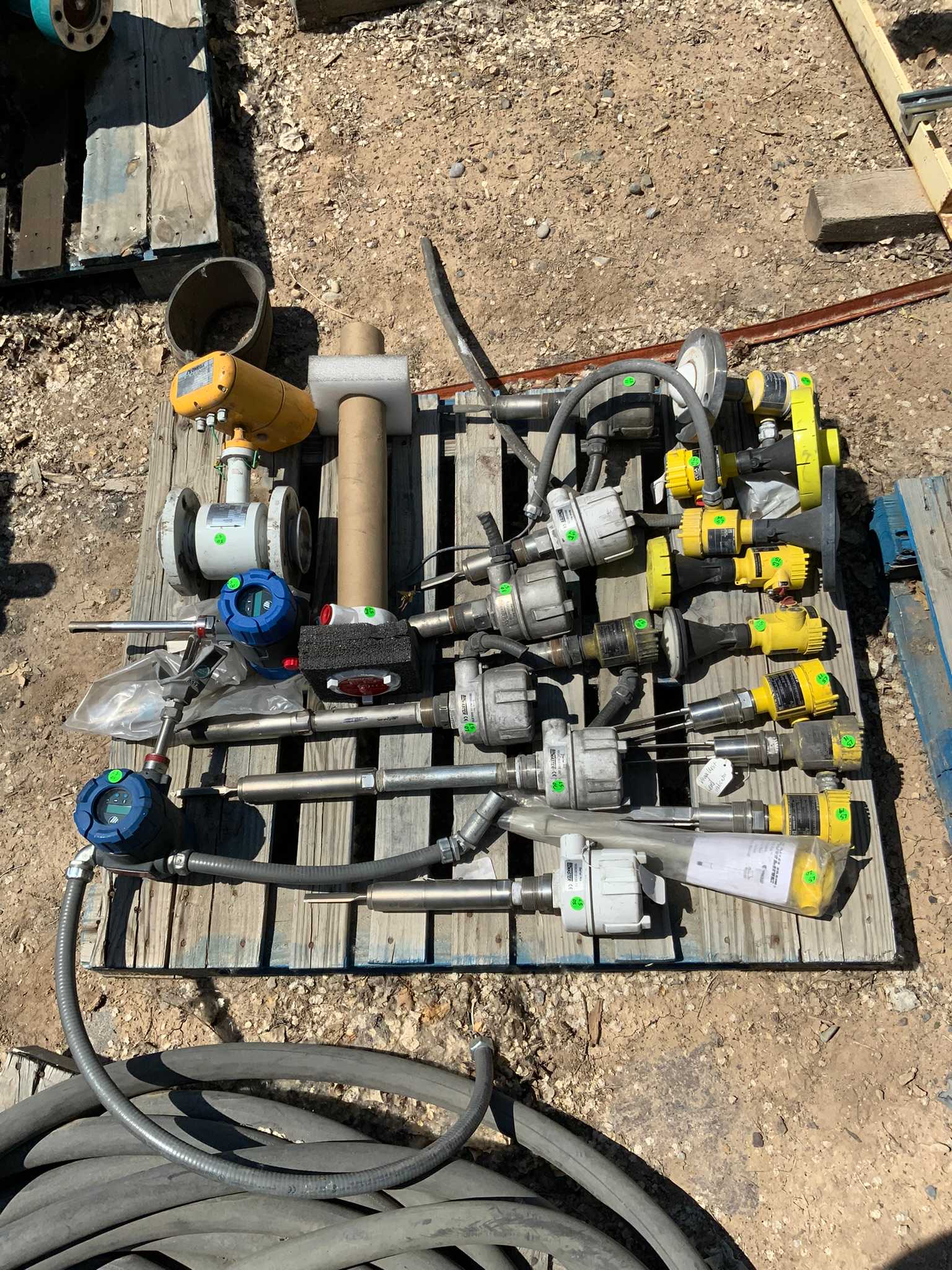 Bulk Lot of Lot of Flow Meters & Level Sensors - FLOW METER