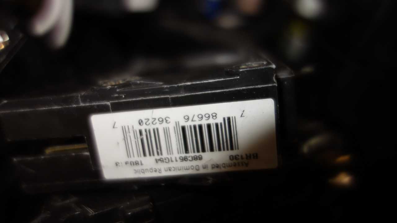 1 BOX OF ASSORTED EATON MINIATURE CIRCUIT BREAKERS, QUICKLAG, BR, CH - CIRCUIT BREAKERS