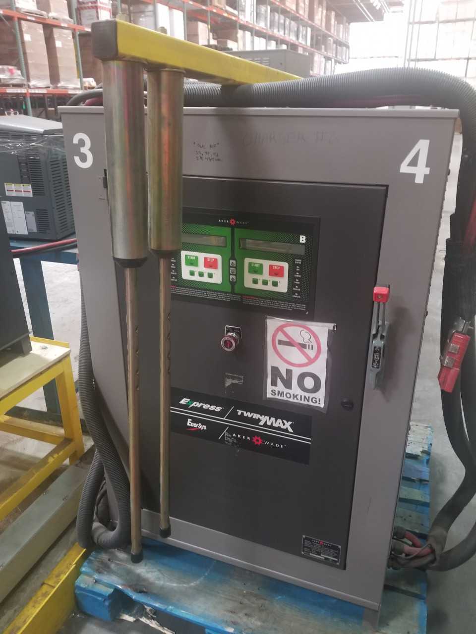 Aker Wade Twinmax 20 charger, Livermore, CA - MATERIAL HANDLING