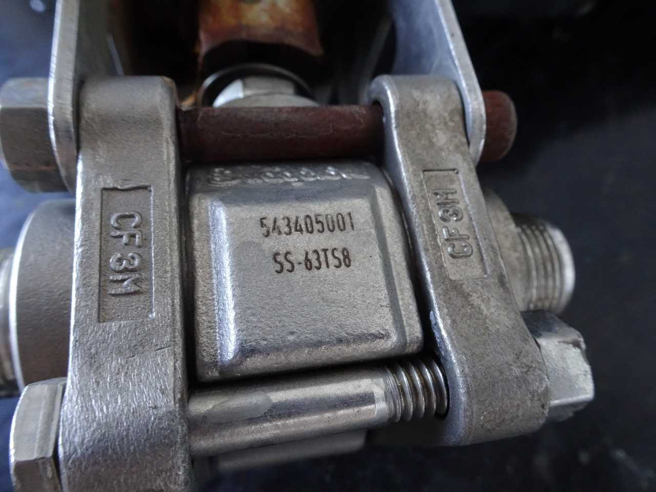 SWAGELOK lot of 3 STAINLESS control valves - CONTROL VALVE