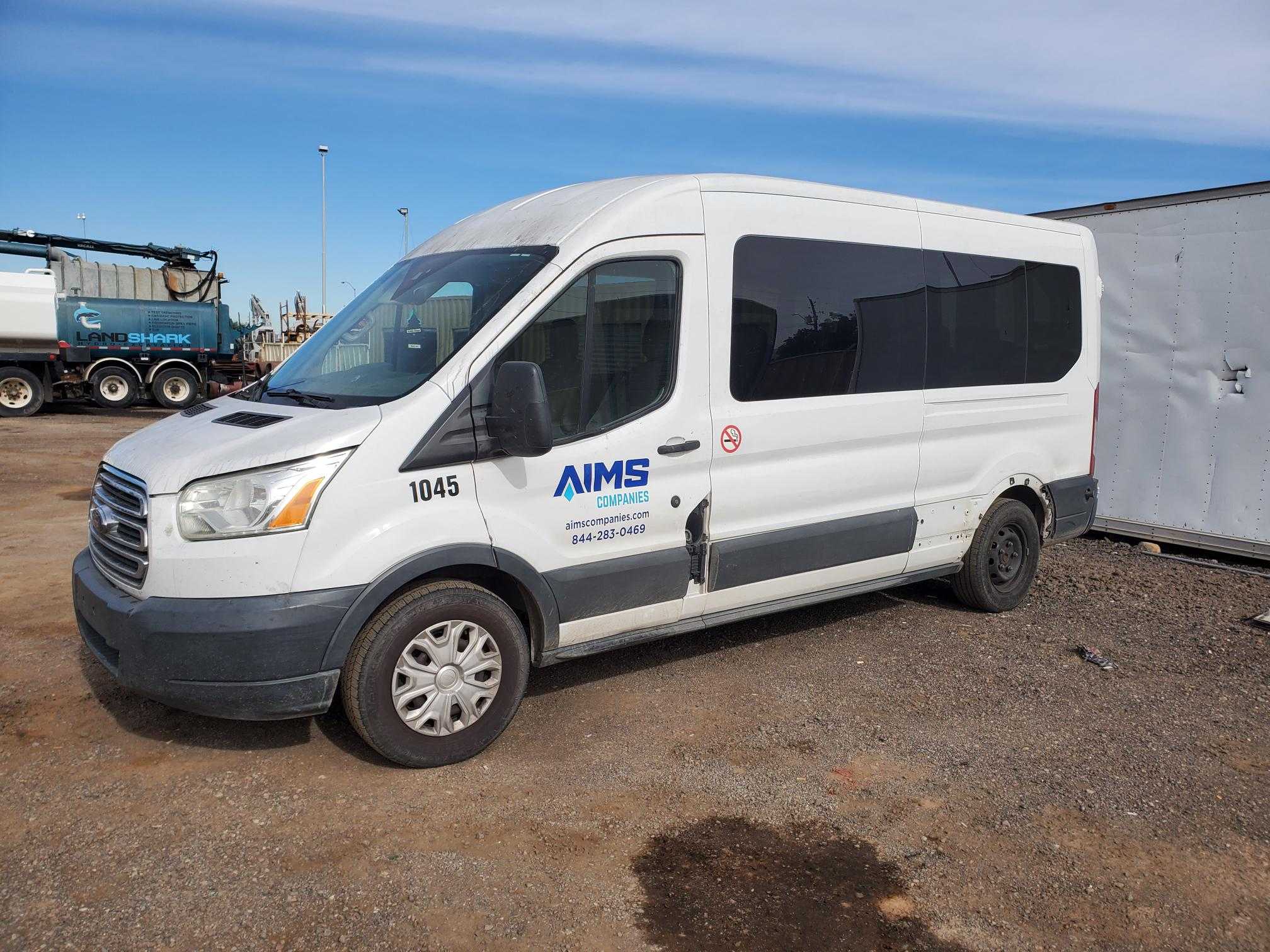 2016 Ford Transit E250 12 PASS - BUSES