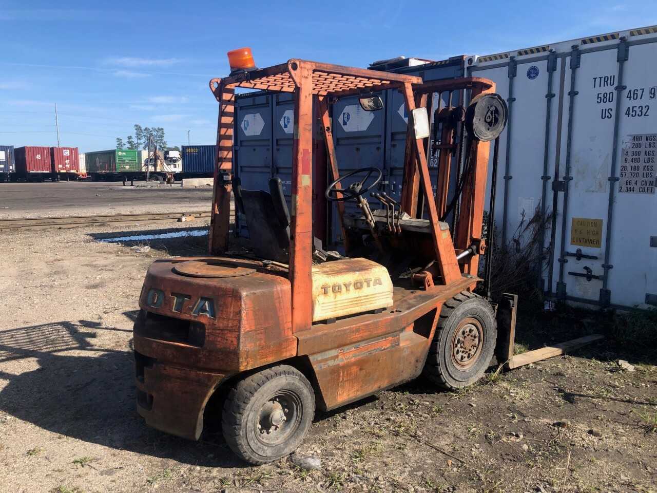 Toyota lift - CRANES