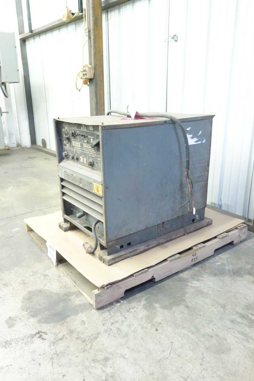 LINCOLN IDEALARC TIG 300/300 ARC WELDER - WELDING EQUIPMENT