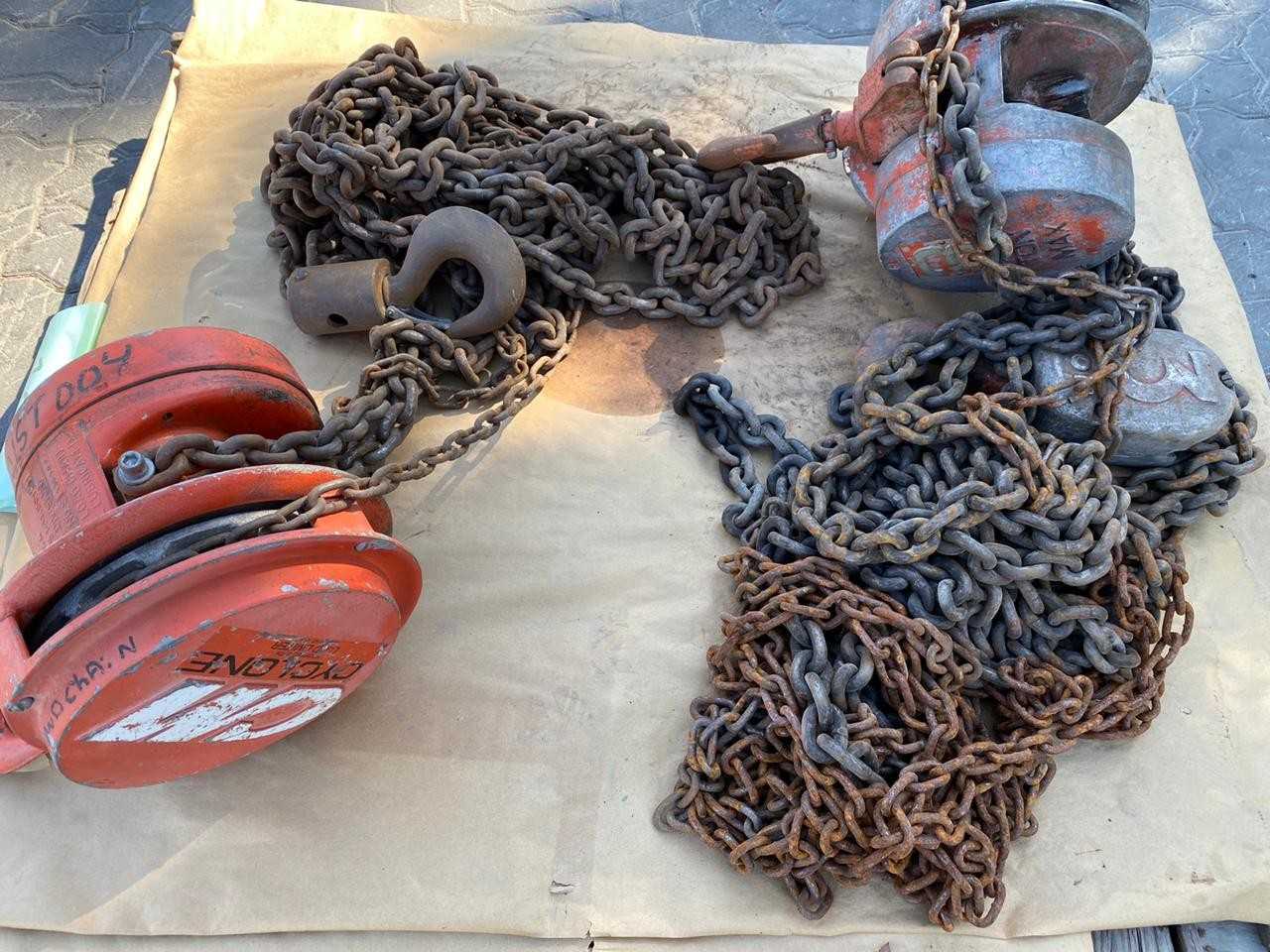 PALLET OF ASSORTED CHAIN HOISTS - LIFTING EQUIPMENT