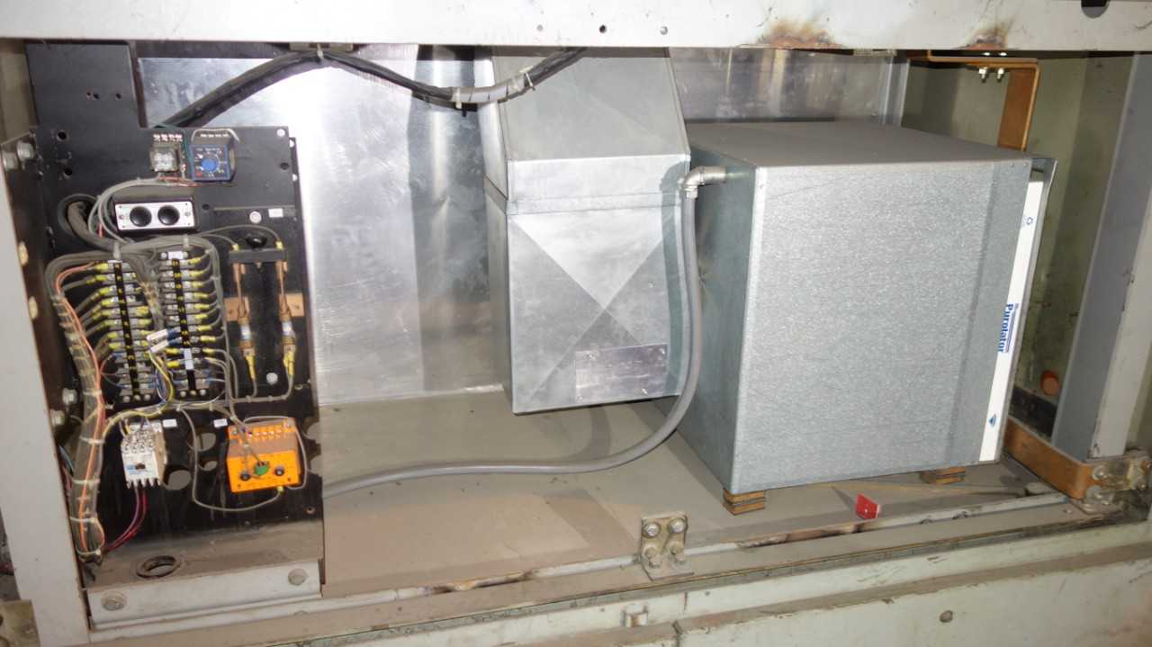 CUTLER HAMMER WESTINGHOUSE 150VCP-WR63 3000A 15KV-AC VACUUM CIRCUIT BREAKER - SWITCHGEAR