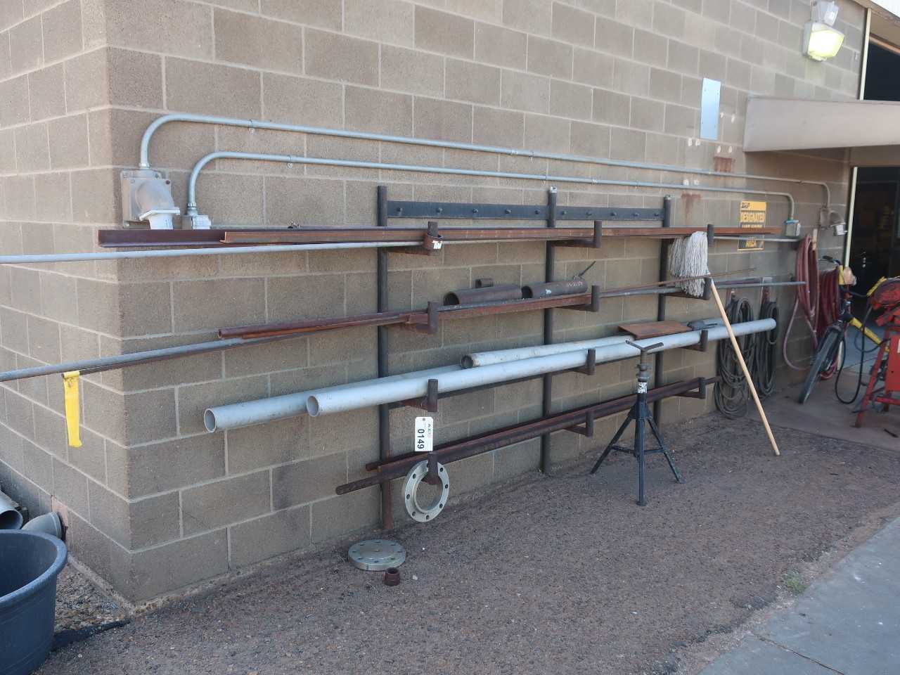 Lot of assorted round and L shaped steel/aluminum stock