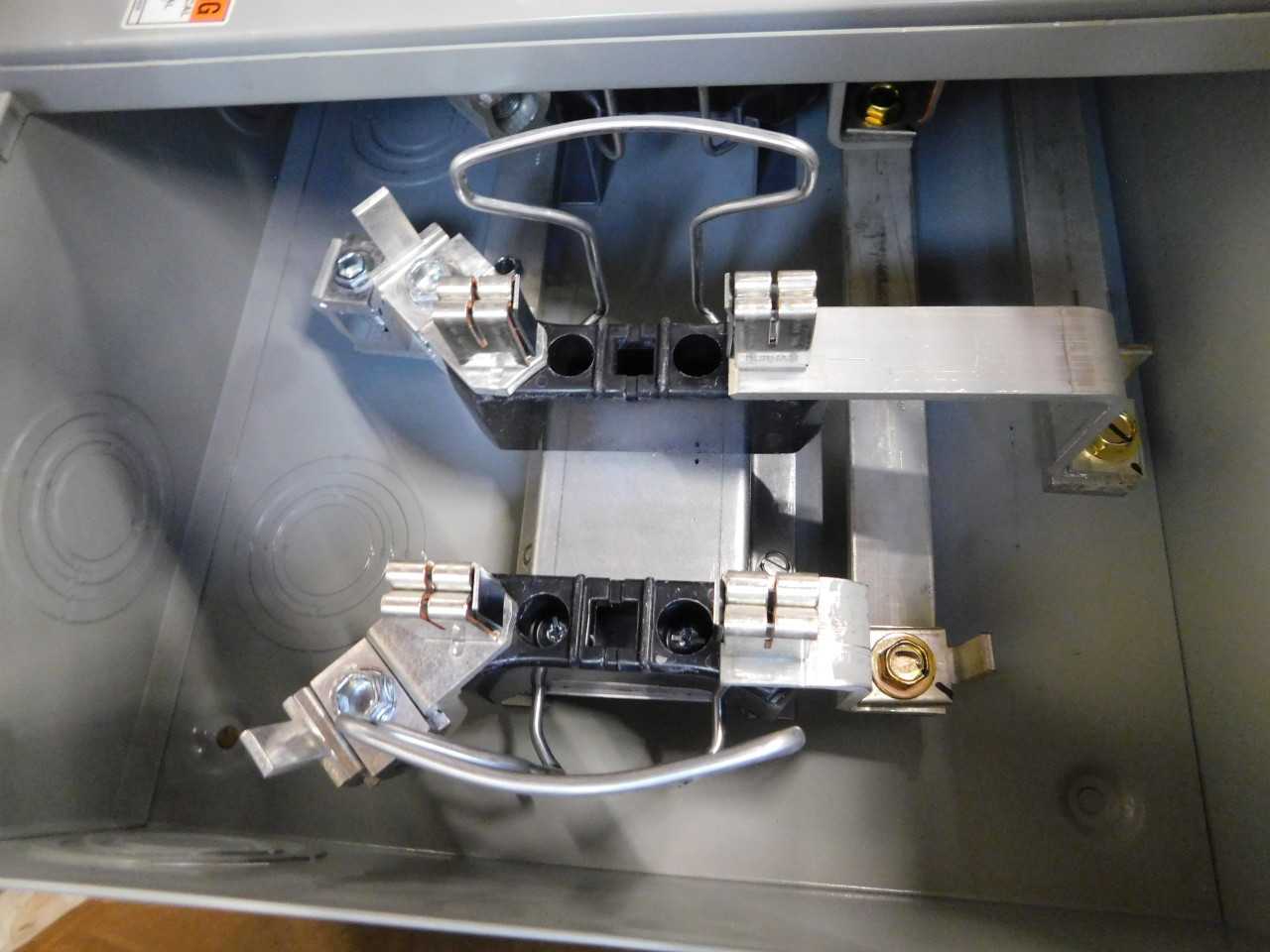 Quantity of 1x UHT6R2392UUCH Electrical Enclosures - ELECTRICAL ENCLOSURES