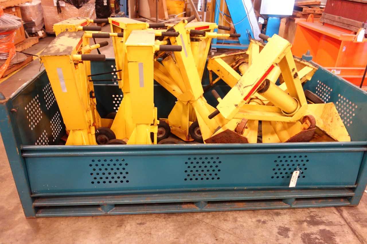 LOT OF 9 MOBILE TRAILER STABILIZING JACK STANDS - TRAILERS