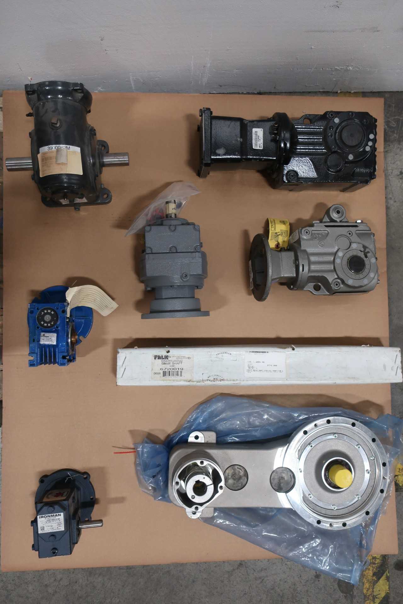 PALLET OF ASSORTED GEAR REDUCERS - GEAR REDUCERS