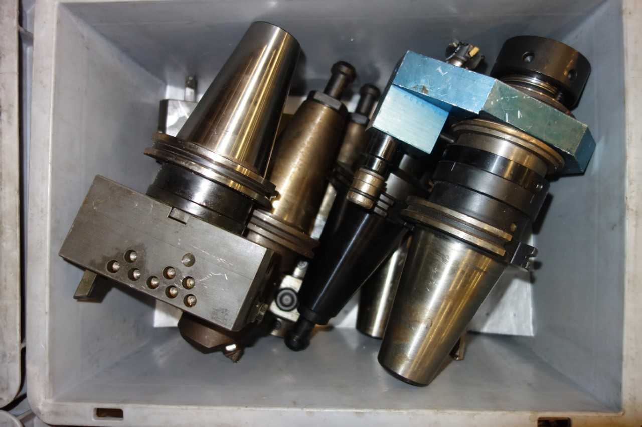 LOT OF ASSORTED CAT 50 TOOL HOLDERS - MACHINING ACCESSORIES & TOOLING