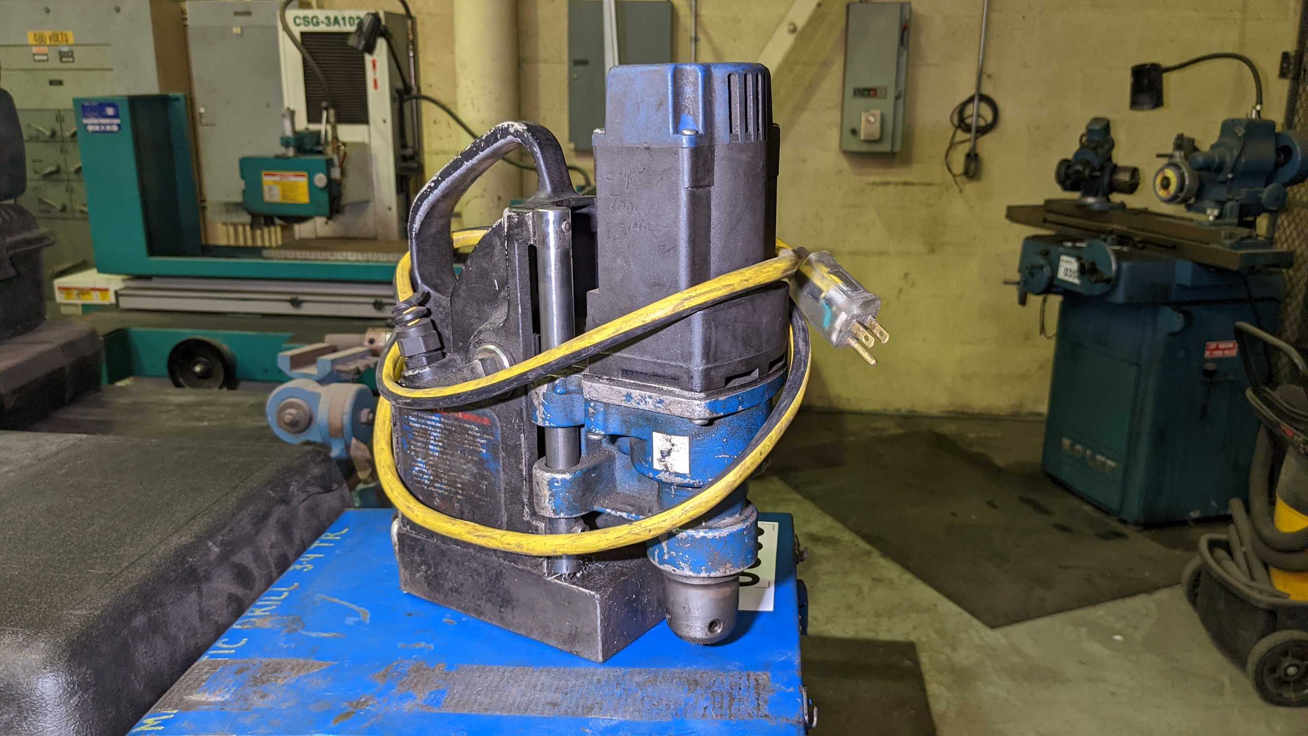 MAGNETIC DRILL - DRILLING MACHINES
