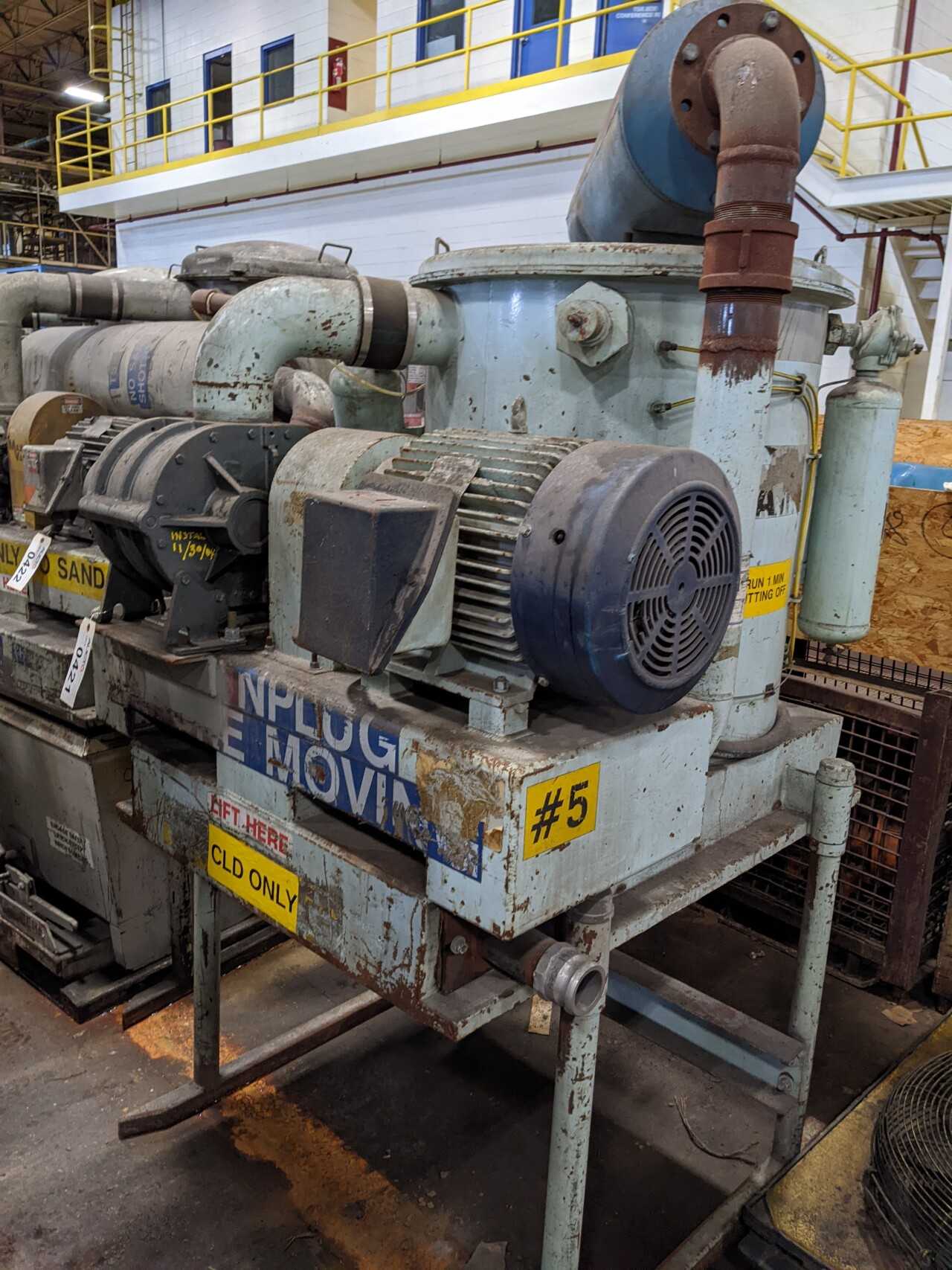DEMARCO MAX VAC PORTABLE INDUSTRIAL VACUUM BLOWER SYSTEM (MISSING HOPPER) - VACUUM PUMP