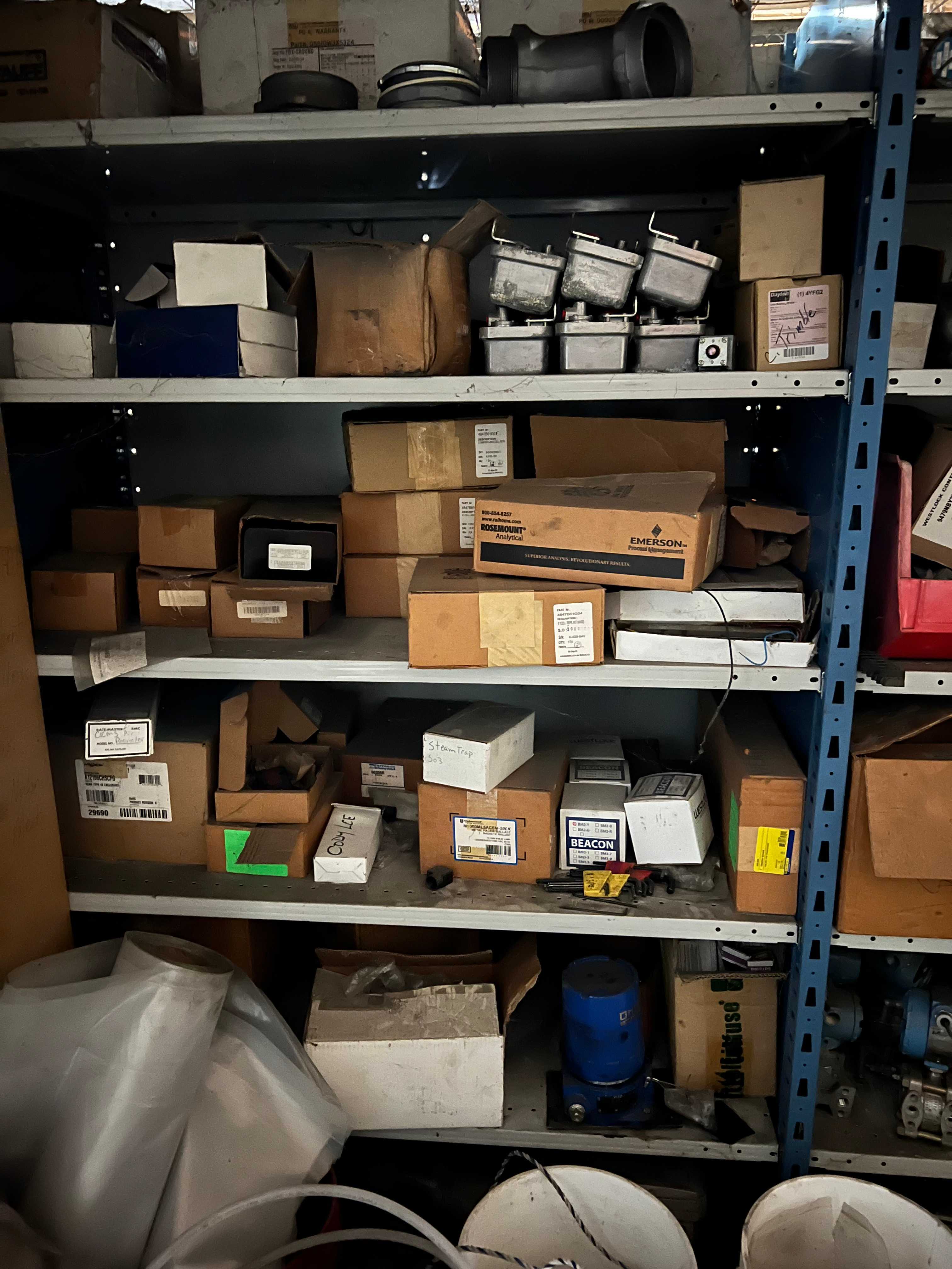 LOT OF ELECTRICAL COMPONENTS - ELECTRICAL COMPONENTS