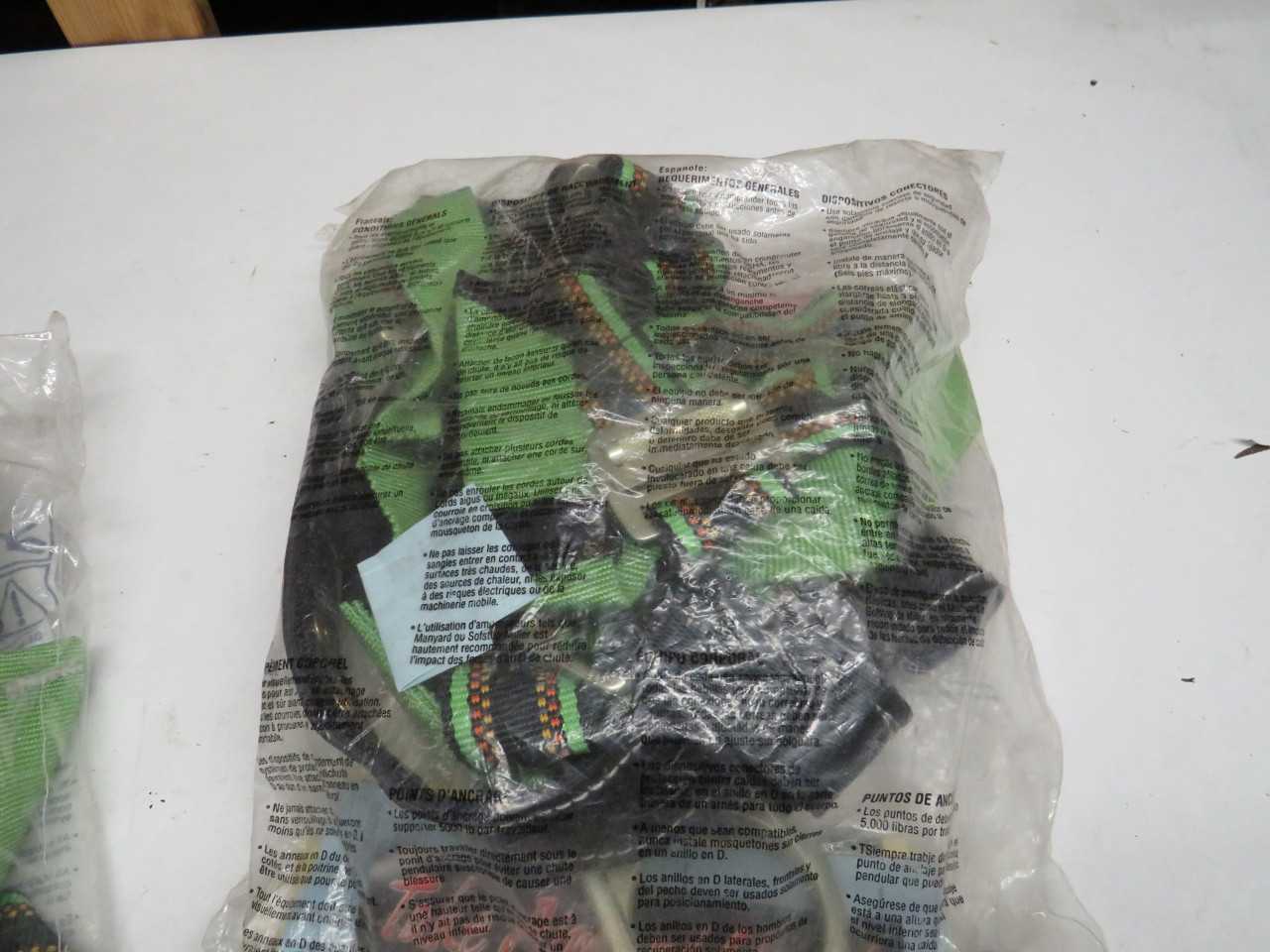 LOT OF 5 MILLER 4X E8095, 1X 650/UGNC FULL BODY HARNESS - SAFETY SWITCH