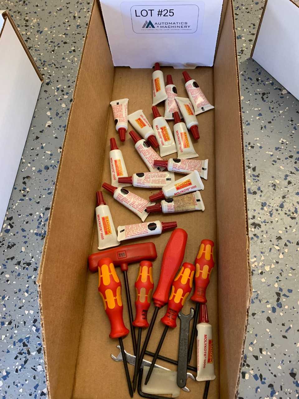 Sandvik Molykote 1000 & Star Tip Screwdrivers - HAND TOOLS